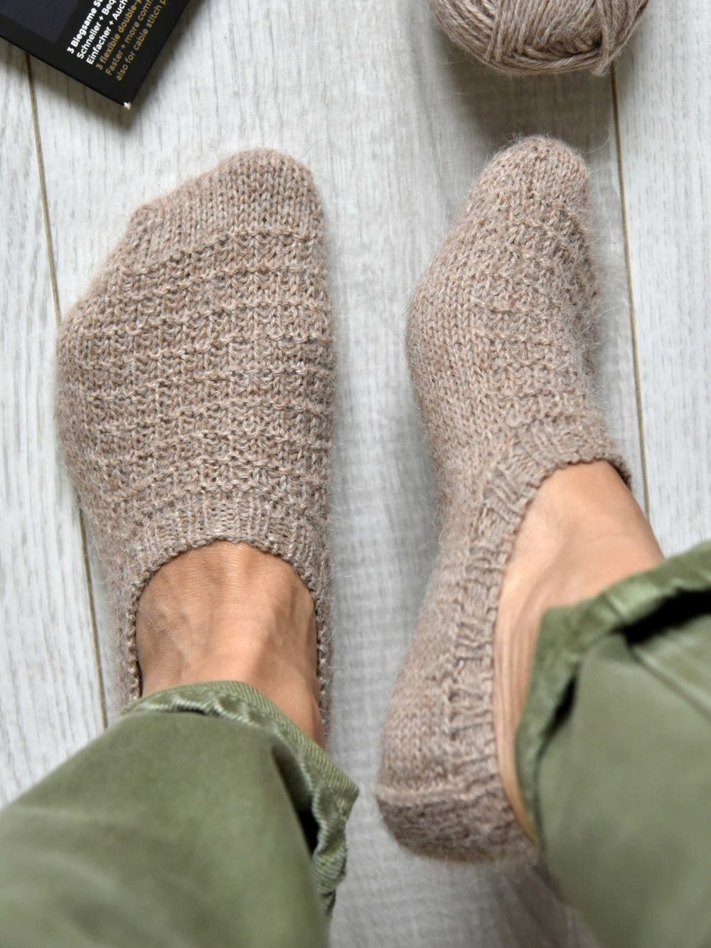 🧦 E-motion Slippers: knitting pattern for beginners