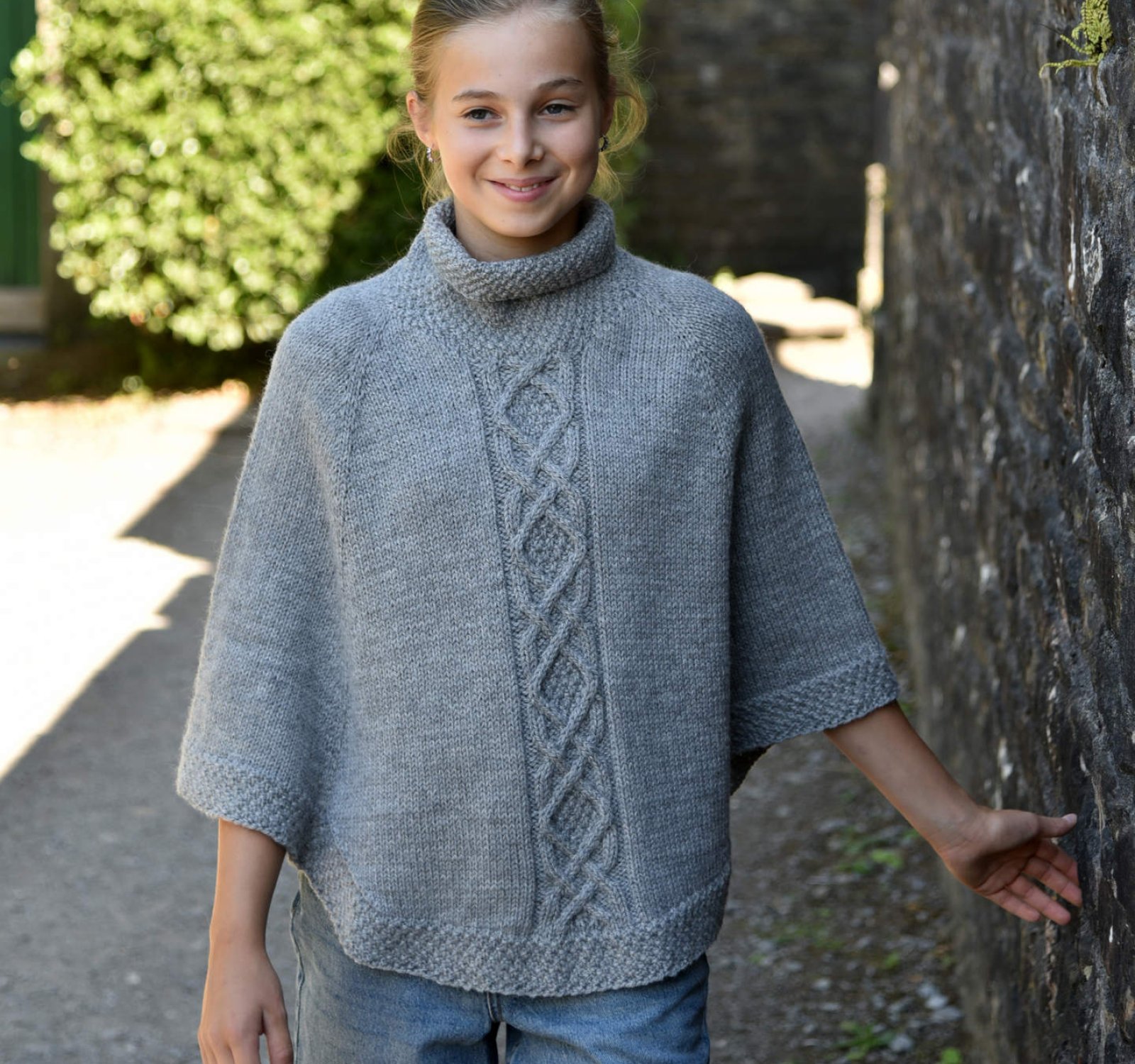 📘 Woolnique Poncho - new design for children and adults